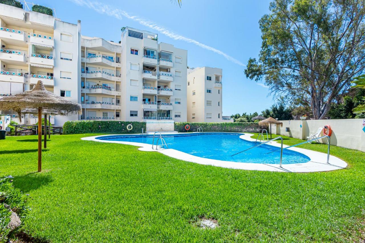 Sun & Sand Beach Apartment Marbella Exterior photo